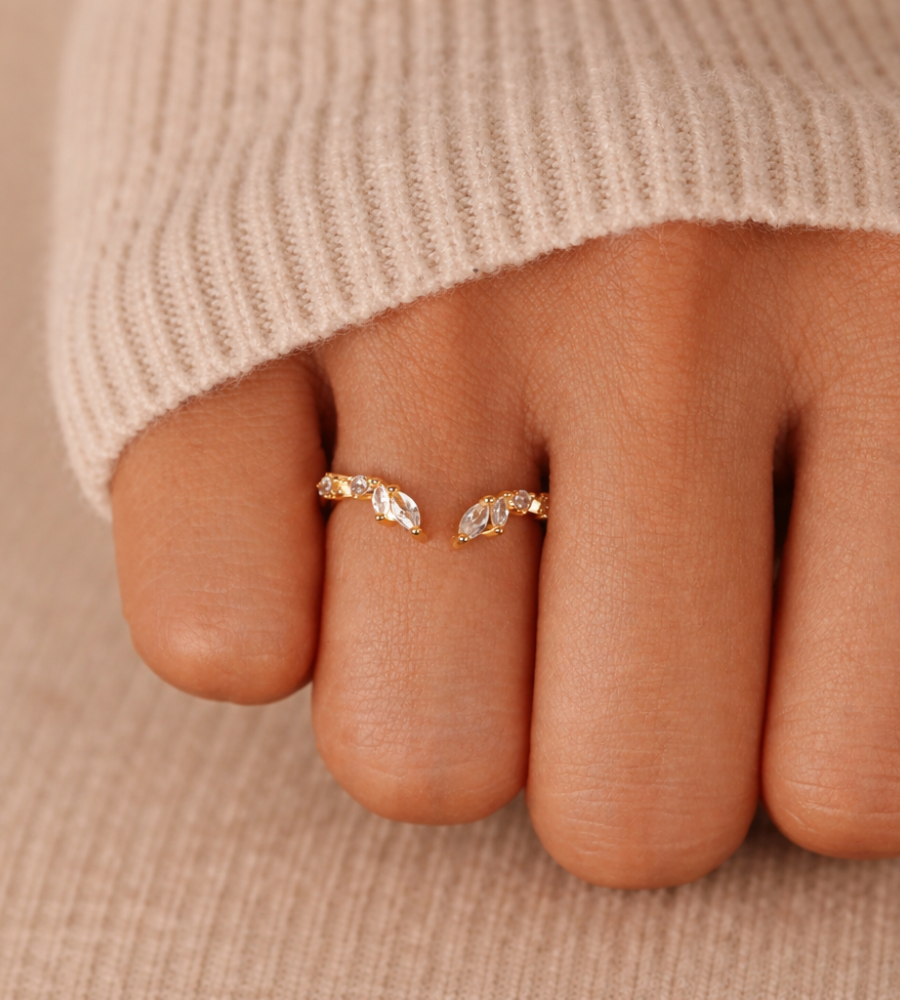 Lily Crystal Vine Ring